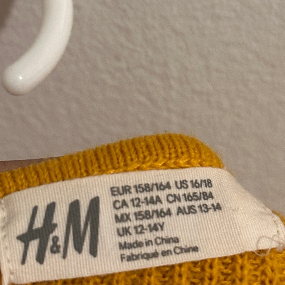 H&M Sweater - Picture 3 of 3